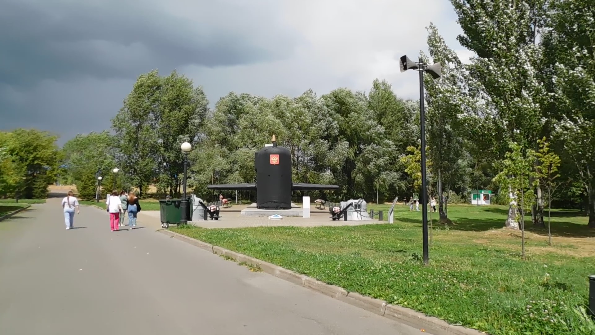 Памятник "Рубка подводной лодки" в парке Победы